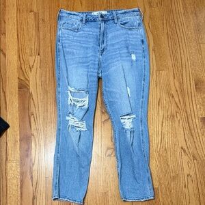 Curvy Ultra  Hollister High Rise Mom Jean